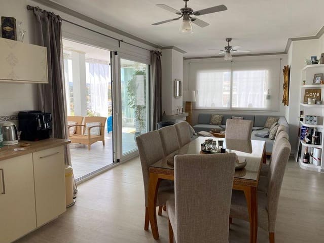 Piso de 2 habitaciones en Estepona Golf, Estepona en venta con piscina - 425.000 € (Ref: 9274630)