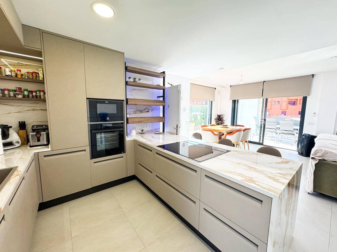 3 chambre Villa/Maison à vendre à Manilva avec piscine garage - 895 000 € (Ref: 9294089)