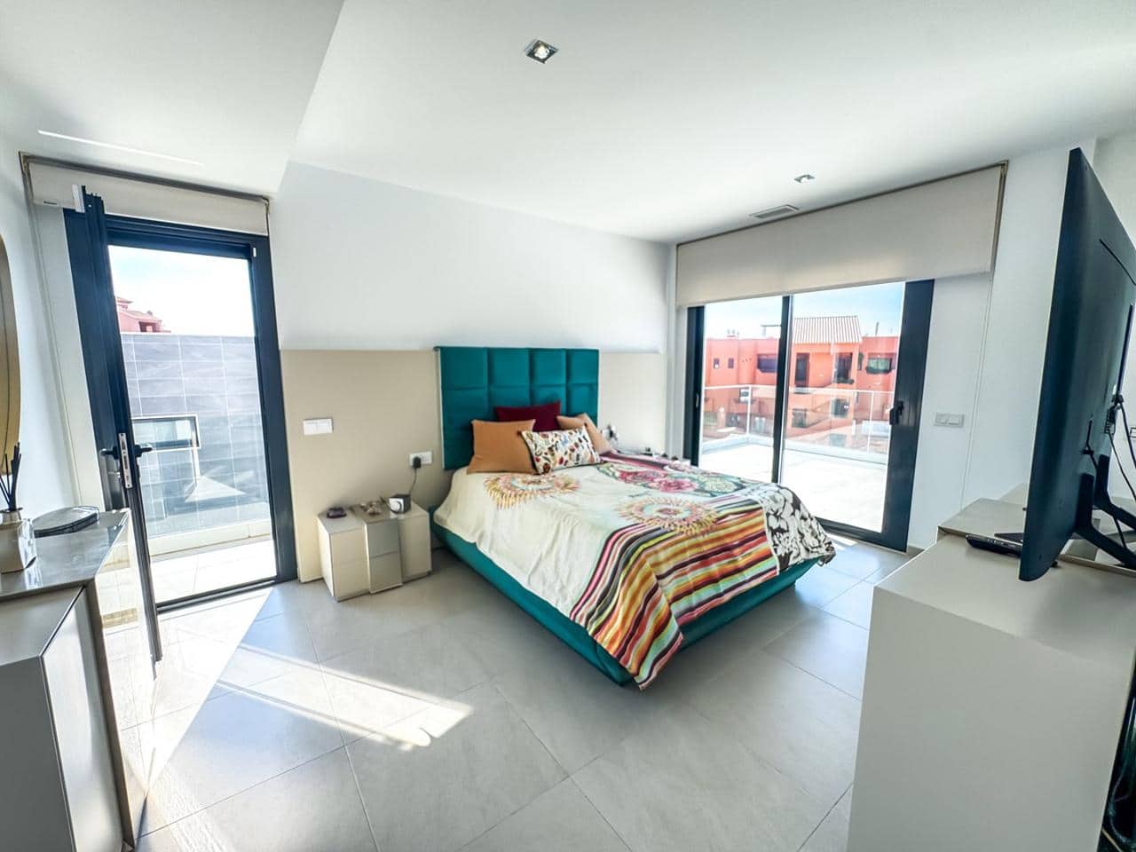 3 chambre Villa/Maison à vendre à Manilva avec piscine garage - 895 000 € (Ref: 9294089)