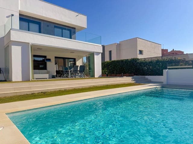 3 chambre Villa/Maison à vendre à La Duquesa / Puerto de la Duquesa, Manilva avec piscine garage - 895 000 € (Ref: 9294089)