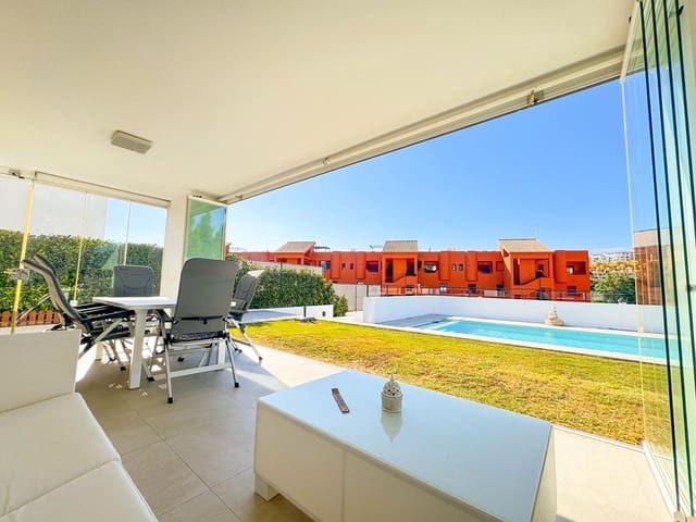 3 chambre Villa/Maison à vendre à La Duquesa / Puerto de la Duquesa, Manilva avec piscine garage - 895 000 € (Ref: 9294089)