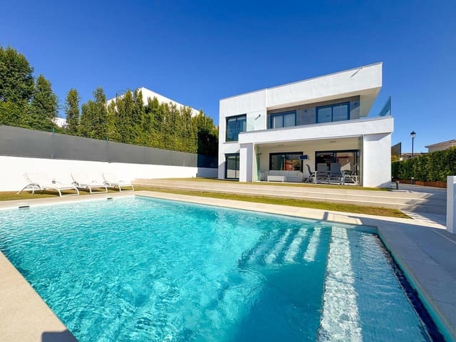 3 chambre Villa/Maison à vendre à La Duquesa / Puerto de la Duquesa, Manilva avec piscine garage - 895 000 € (Ref: 9294089)