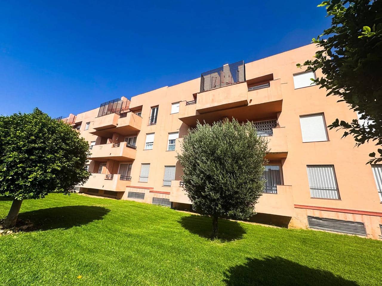 2 sovrum Lägenhet till salu i Manilva med pool garage - 199 000 € (Ref: 9325704)