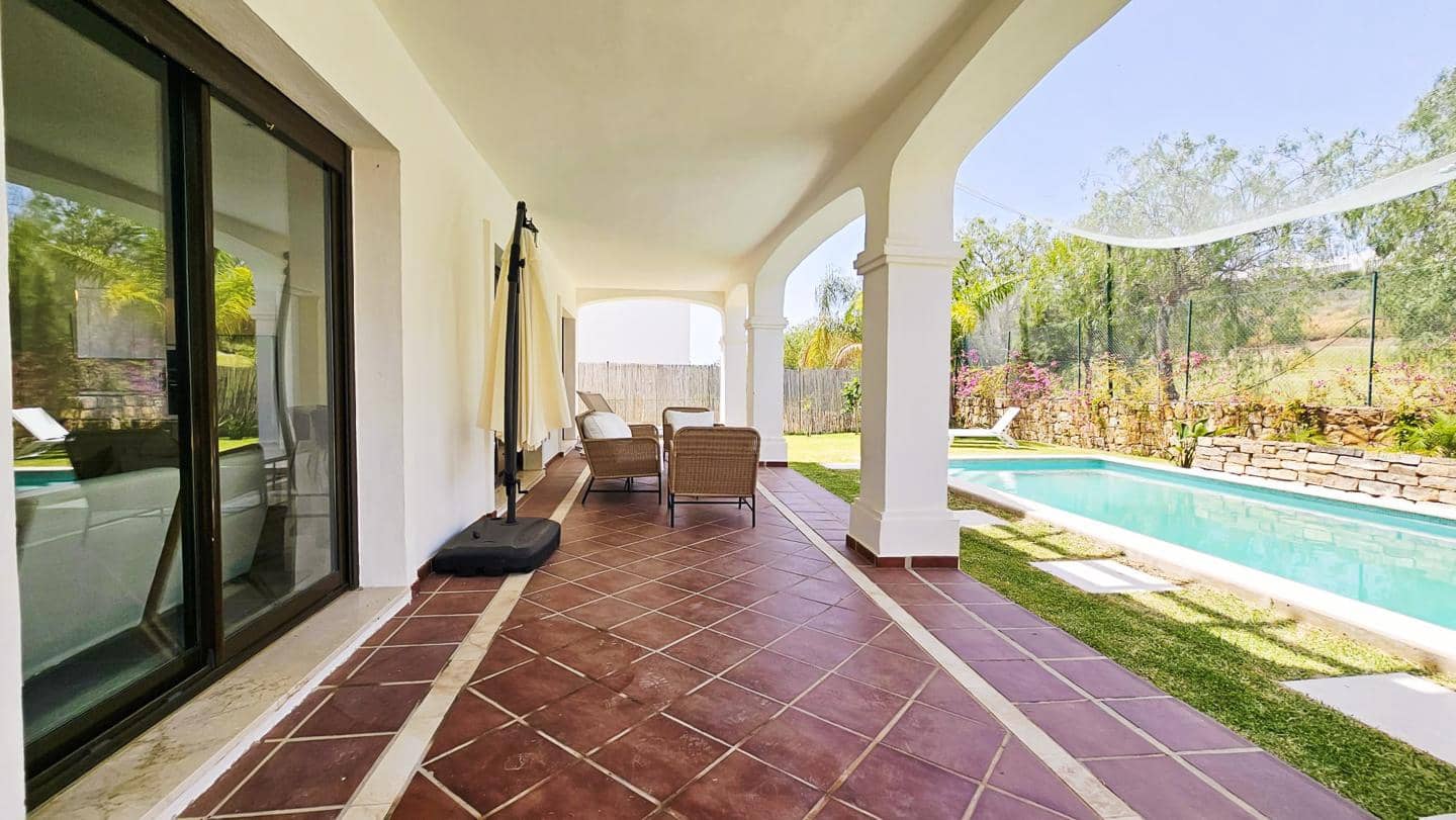 3 camera da letto Villa in vendita in Estepona con piscina - 950.000 € (Rif: 9350166)