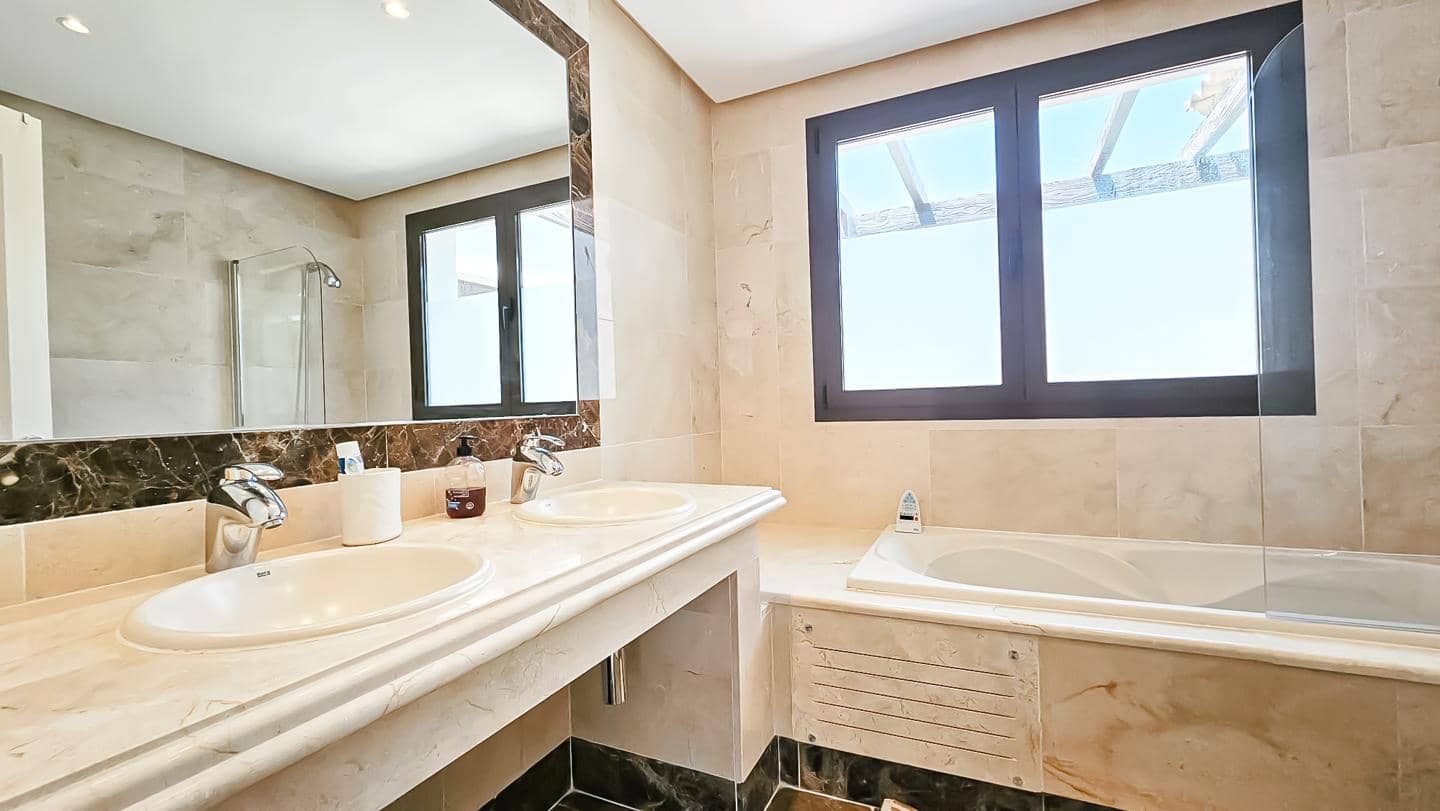 3 camera da letto Villa in vendita in Estepona con piscina - 950.000 € (Rif: 9350166)