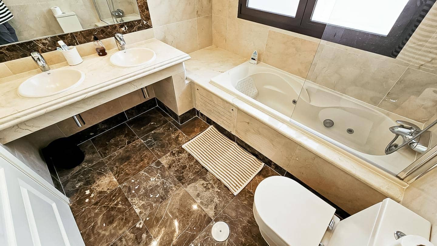 3 camera da letto Villa in vendita in Estepona con piscina - 950.000 € (Rif: 9350166)