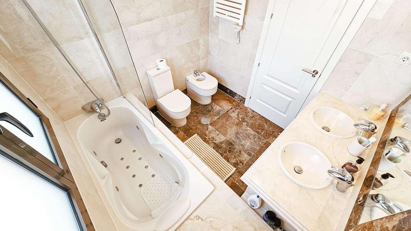 3 camera da letto Villa in vendita in Estepona con piscina - 950.000 € (Rif: 9350166)