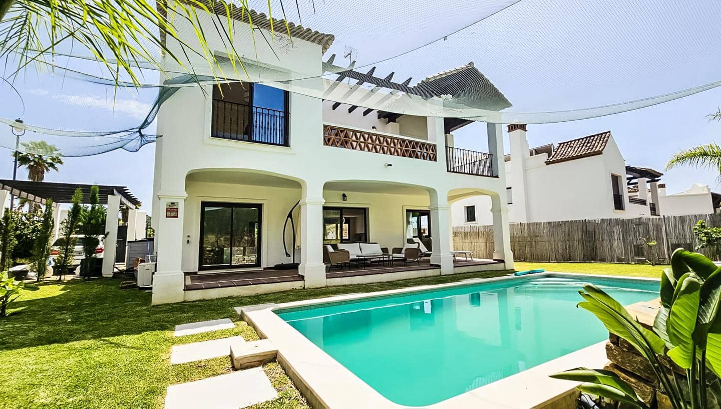 3 camera da letto Villa in vendita in Estepona con piscina - 950.000 € (Rif: 9350166)