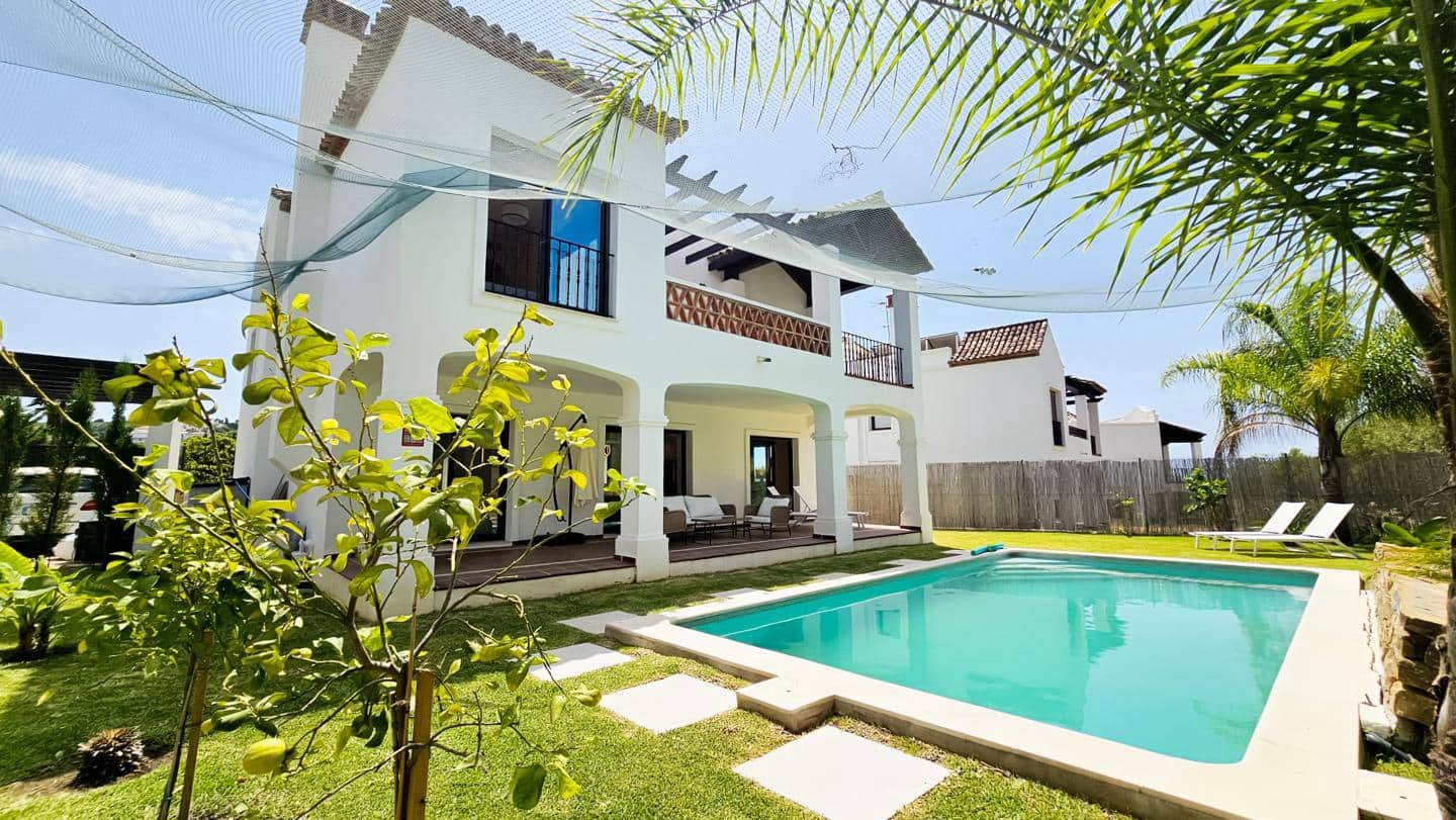3 camera da letto Villa in vendita in Estepona con piscina - 950.000 € (Rif: 9350166)