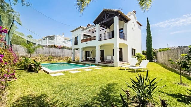 3 soverom Villa til salgs i Guadalobón, Estepona med svømmebasseng - € 950 000 (Ref: 9350166)