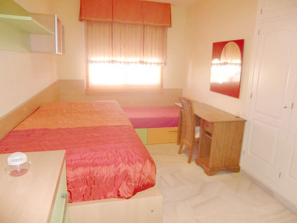 3 bedroom Flat for sale in San Luis de Sabinillas with garage - € 320,000 (Ref: 9387035)