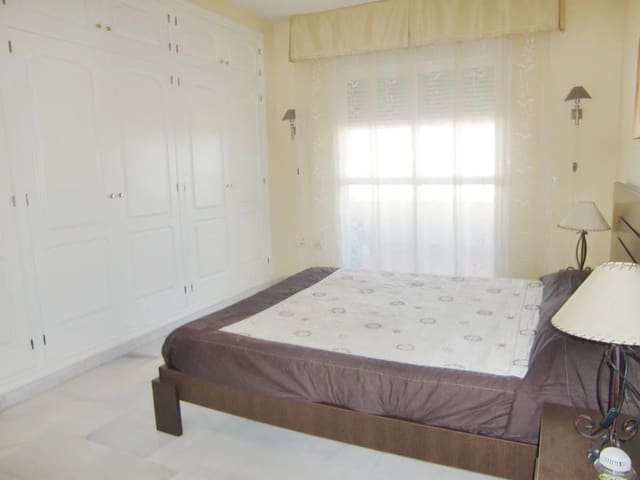 3 bedroom Flat for sale in San Luis de Sabinillas, Manilva with garage - € 320,000 (Ref: 9387035)