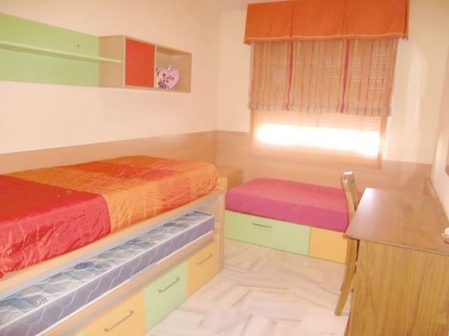 3 bedroom Flat for sale in San Luis de Sabinillas, Manilva with garage - € 320,000 (Ref: 9387035)