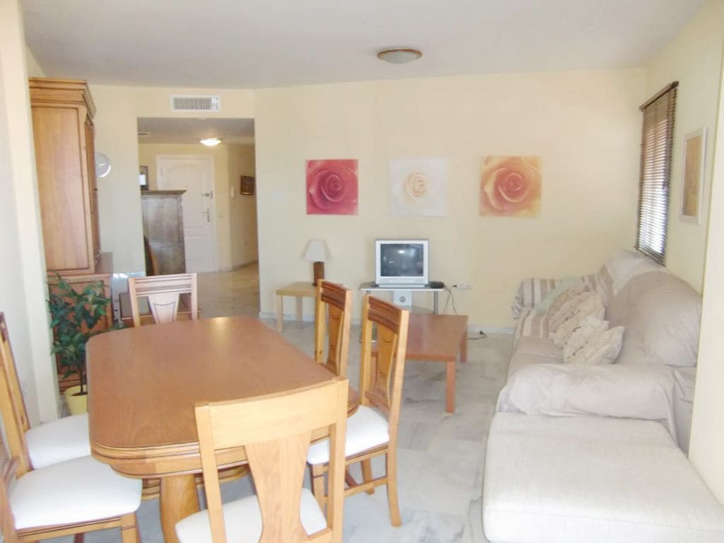 3 bedroom Flat for sale in San Luis de Sabinillas with garage - € 320,000 (Ref: 9387035)