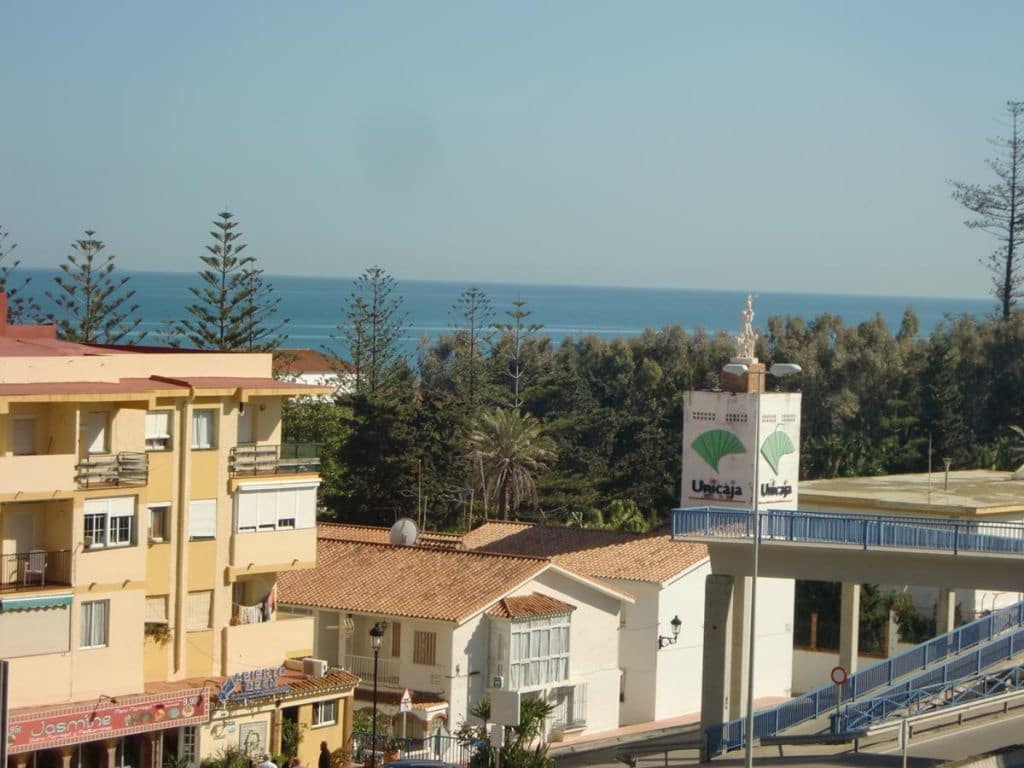 3 bedroom Flat for sale in San Luis de Sabinillas with garage - € 320,000 (Ref: 9387035)