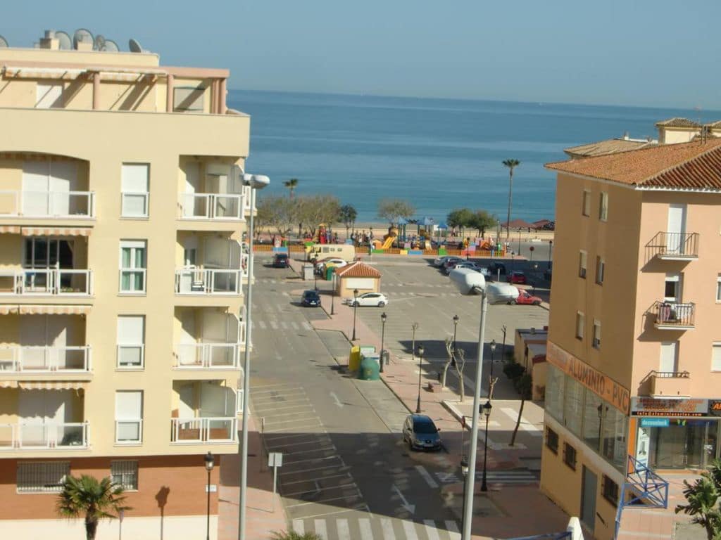 3 bedroom Flat for sale in San Luis de Sabinillas with garage - € 320,000 (Ref: 9387035)