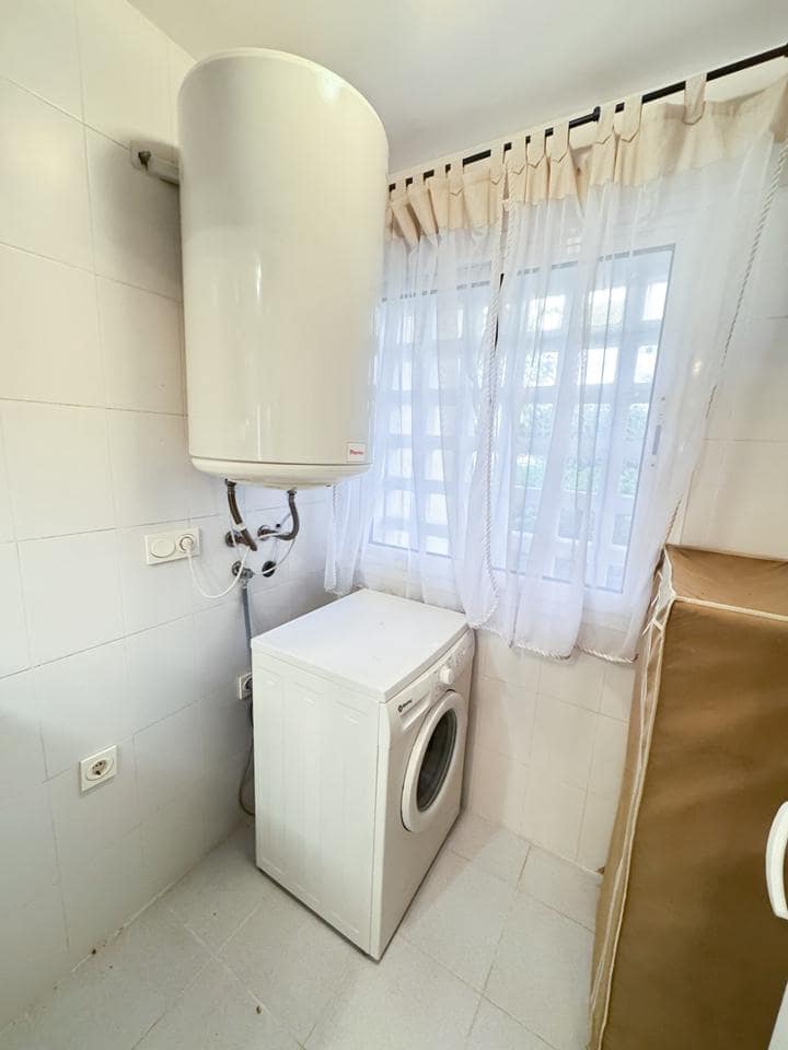 2 bedroom Flat for sale in San Luis de Sabinillas with pool garage - € 275,000 (Ref: 9404530)