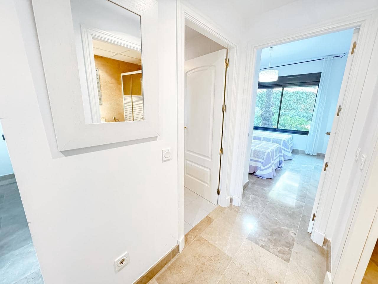 2 bedroom Flat for sale in San Luis de Sabinillas with pool garage - € 275,000 (Ref: 9404530)