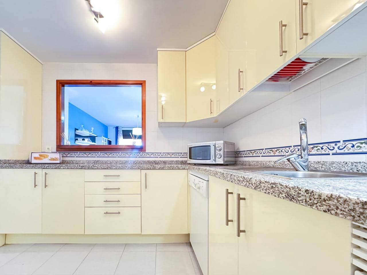 2 bedroom Flat for sale in San Luis de Sabinillas with pool garage - € 275,000 (Ref: 9404530)