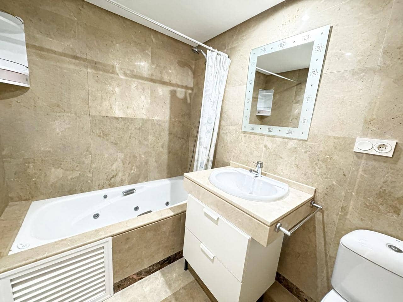 2 bedroom Flat for sale in San Luis de Sabinillas with pool garage - € 275,000 (Ref: 9404530)