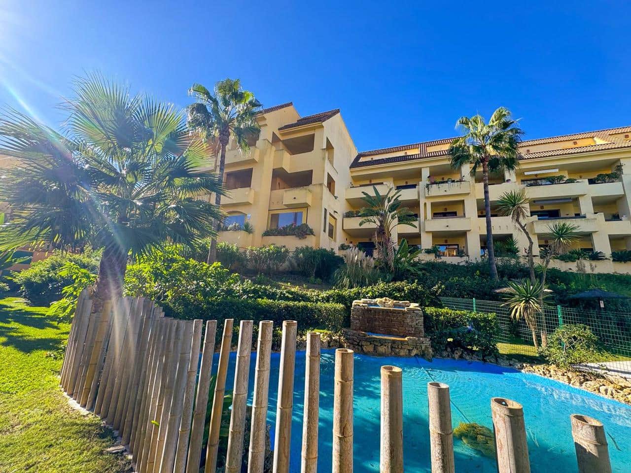 2 bedroom Flat for sale in San Luis de Sabinillas with pool garage - € 275,000 (Ref: 9404530)