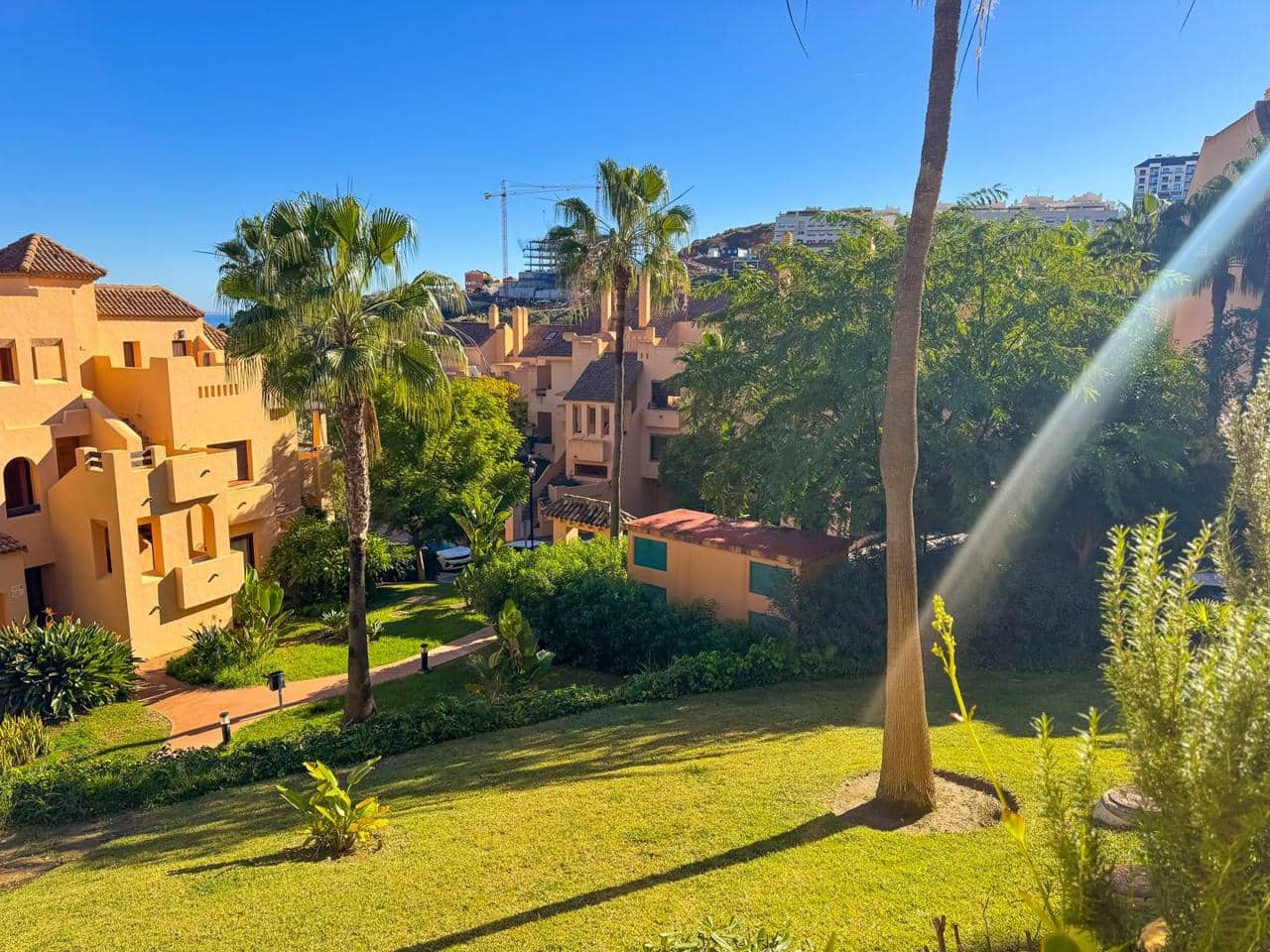 2 bedroom Flat for sale in San Luis de Sabinillas with pool garage - € 275,000 (Ref: 9404530)