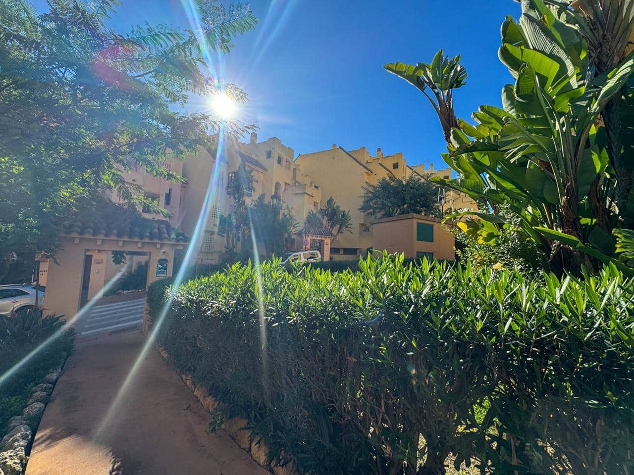 2 bedroom Flat for sale in San Luis de Sabinillas with pool garage - € 275,000 (Ref: 9404530)