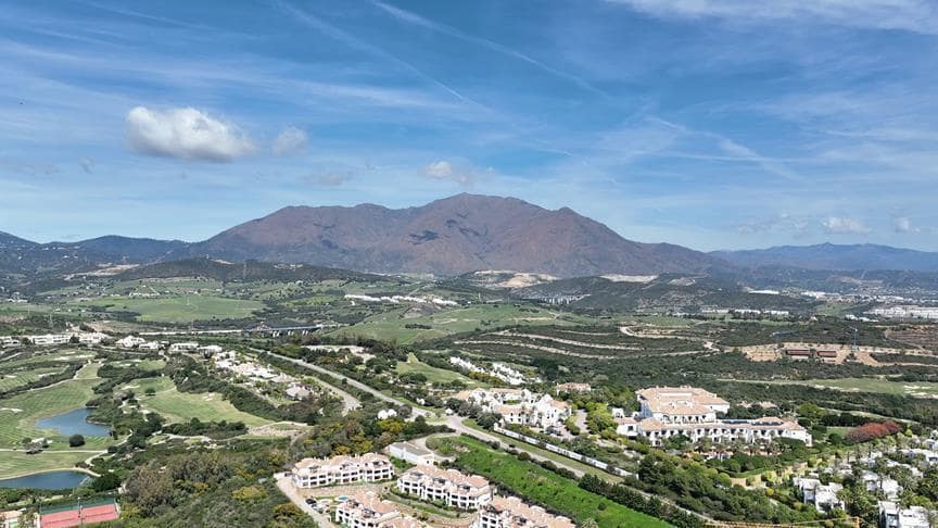 2 Zimmer Wohnung zu verkaufen in Casares mit Pool Garage - 442.000 € (Ref: 9412865)