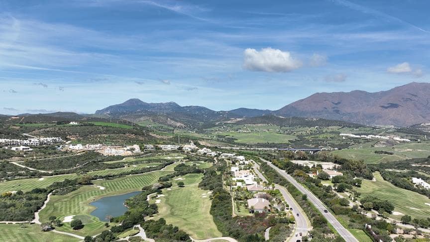 2 Zimmer Wohnung zu verkaufen in Casares mit Pool Garage - 442.000 € (Ref: 9412865)