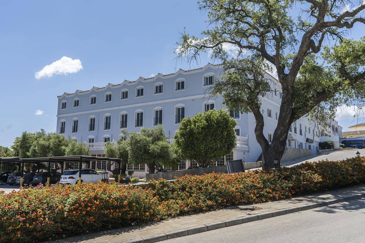 4 makuuhuone Huvila myytävänä paikassa San Roque mukana uima-altaan - 524 000 € (Ref: 9421588)