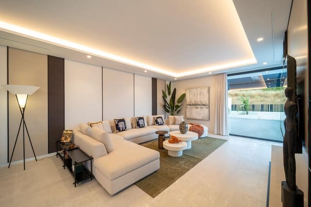 6 soverom Villa til salgs i Nueva Atalaya, Estepona med svømmebasseng - € 6 800 000 (Ref: 9436392)