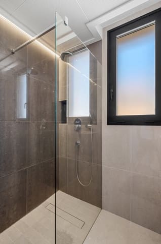4 soverom Villa til salgs i Zona Pueblo, Guardamar del Segura med svømmebasseng garasje - € 1 250 000 (Ref: 10003524)