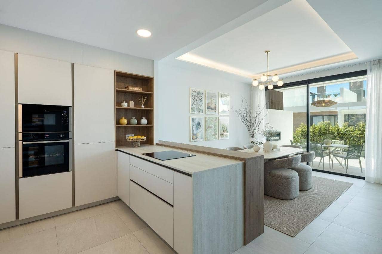 6 bedroom Villa for sale in Marbella with pool garage - € 4,950,000 (Ref: 10003525)