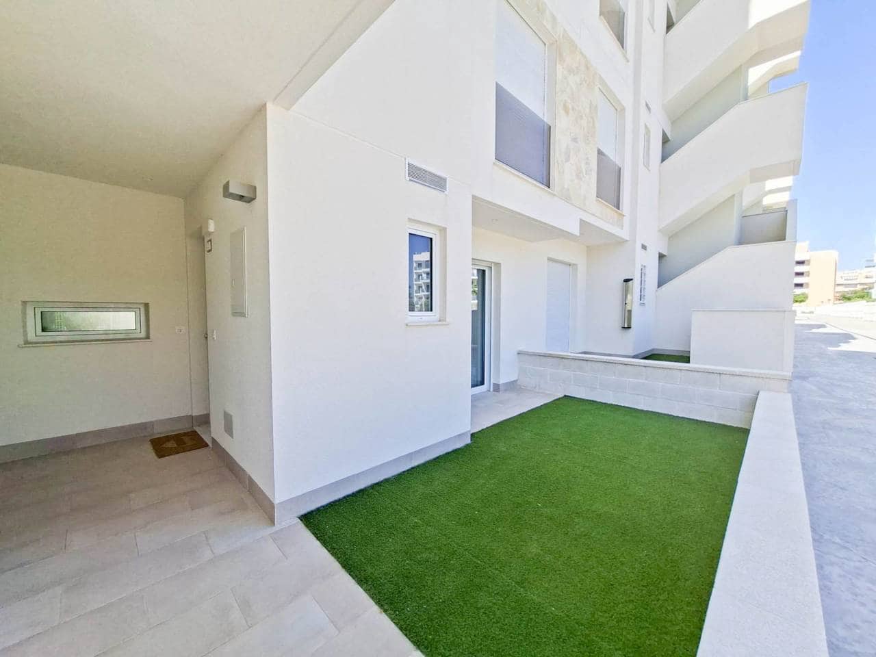 2 soverom Leilighet til salgs i Guardamar del Segura med svømmebasseng garasje - € 295 000 (Ref: 10006256)