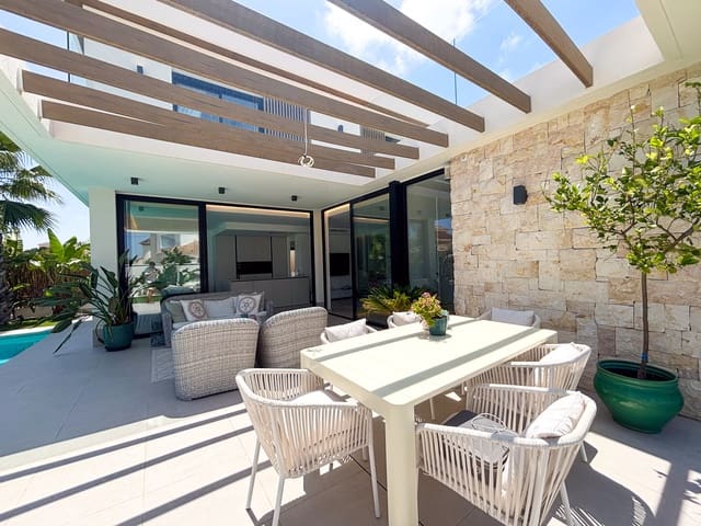 3 sypialnia Willa na sprzedaż w Cabo Roig, Orihuela z basenem - 749 000 € (Ref: 10006257)