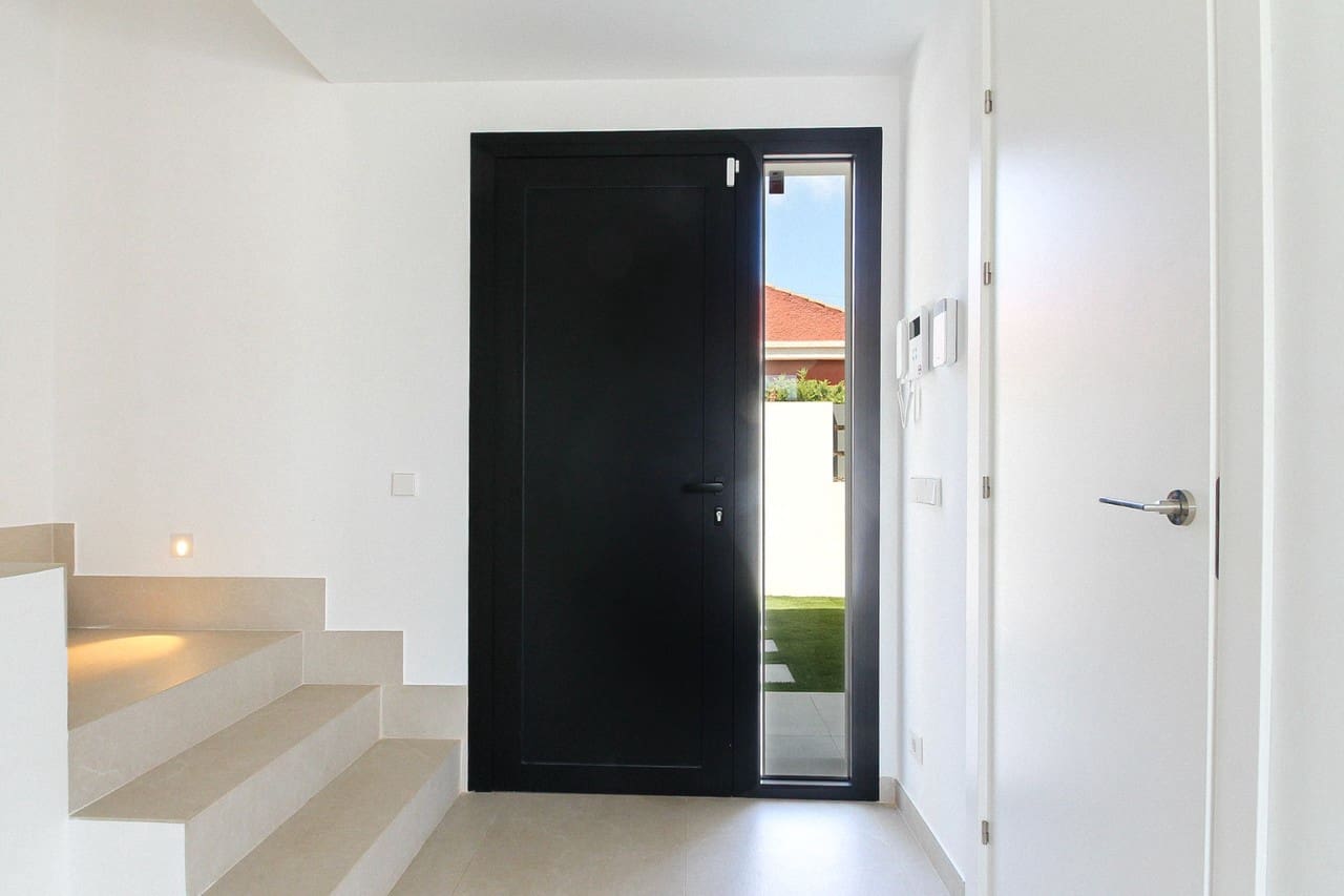 3 soverom Villa til salgs i Orihuela Costa med svømmebasseng garasje - € 749 000 (Ref: 10006262)