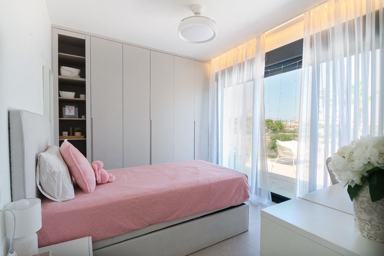 3 soverom Villa til salgs i Orihuela Costa med svømmebasseng garasje - € 749 000 (Ref: 10006262)