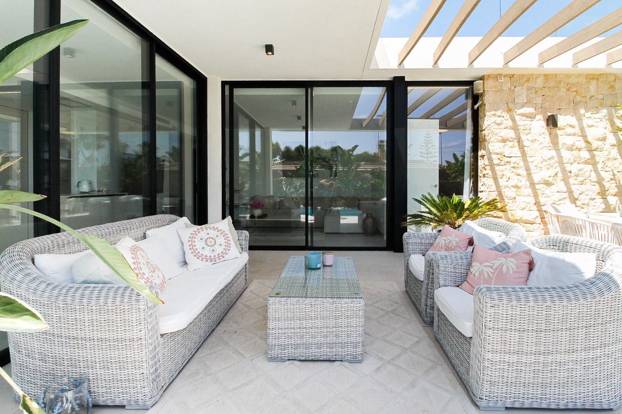 3 soverom Villa til salgs i Orihuela Costa med svømmebasseng garasje - € 749 000 (Ref: 10006262)