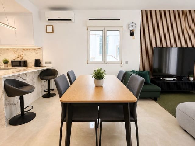 3 soveværelse Villa til salg i Villamartin, Orihuela med swimmingpool garage - € 524.995 (Ref: 10006263)
