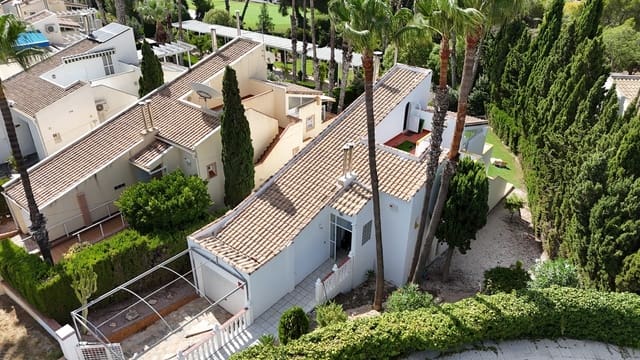 3 soveværelse Villa til salg i Villamartin, Orihuela med swimmingpool garage - € 524.995 (Ref: 10006263)