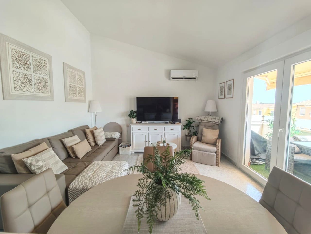 2 soveværelse Penthouse til salg i Villamartin med swimmingpool - € 144.990 (Ref: 10008725)
