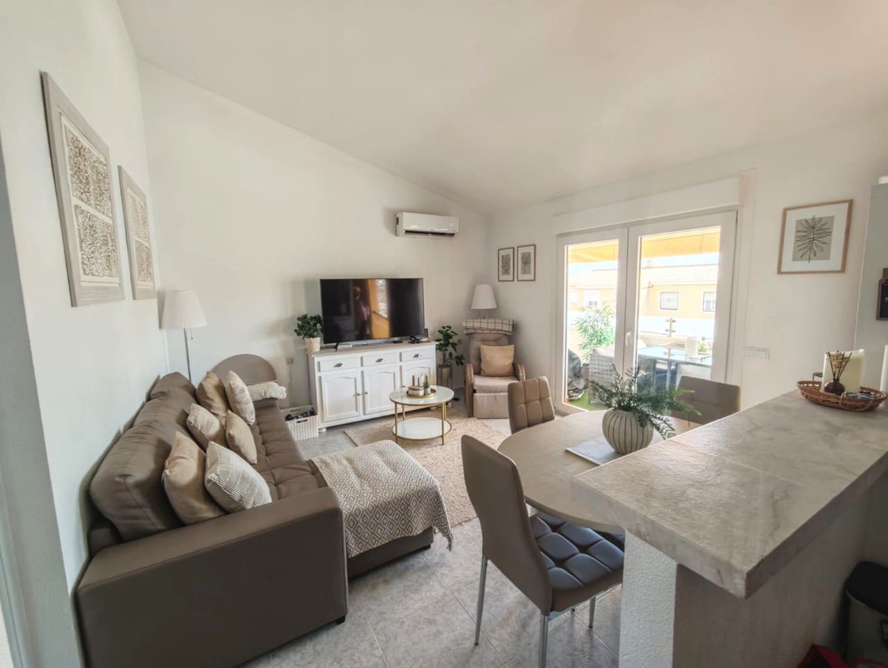 2 soveværelse Penthouse til salg i Villamartin med swimmingpool - € 144.990 (Ref: 10008725)