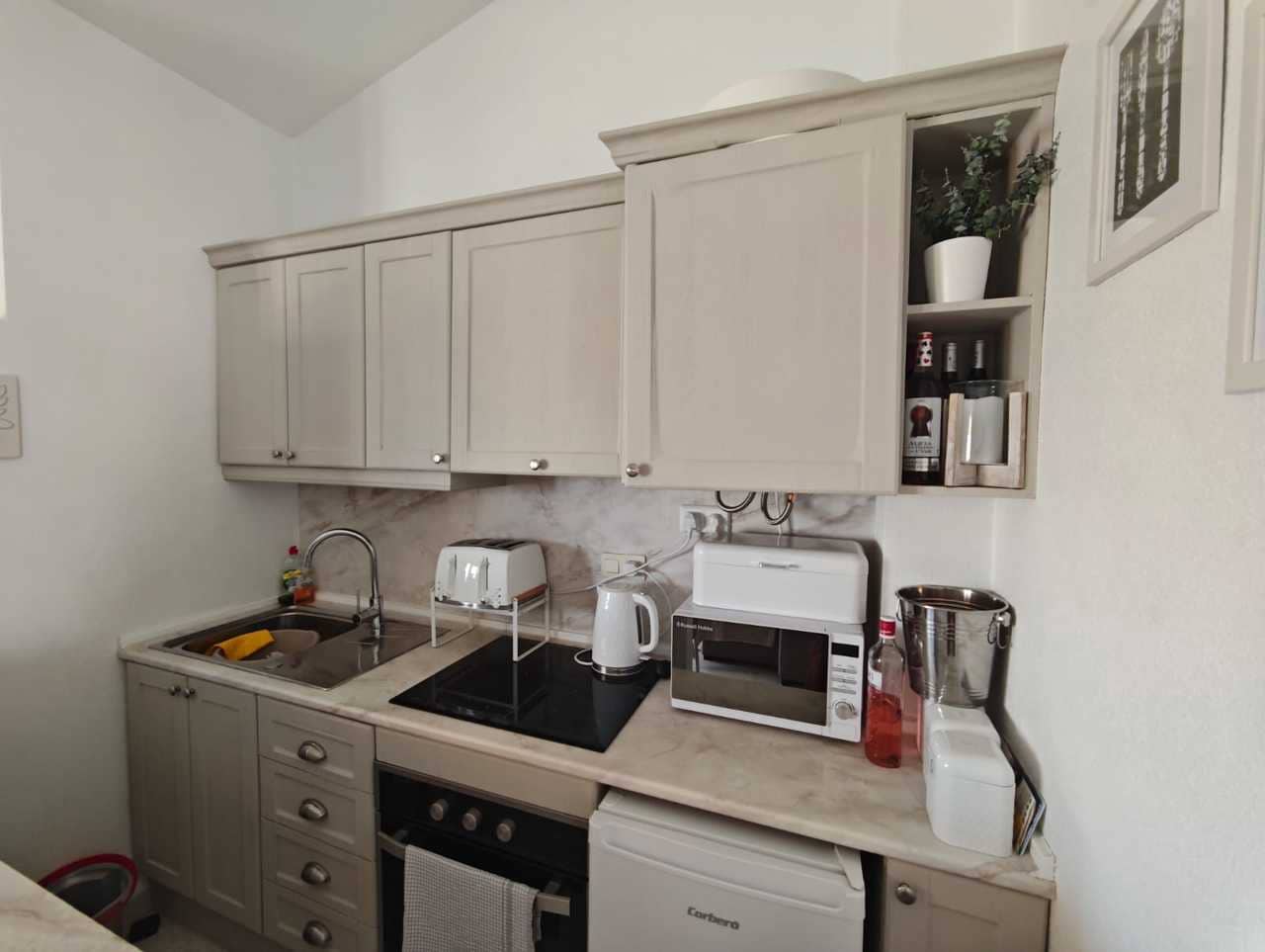 2 soveværelse Penthouse til salg i Villamartin med swimmingpool - € 144.990 (Ref: 10008725)