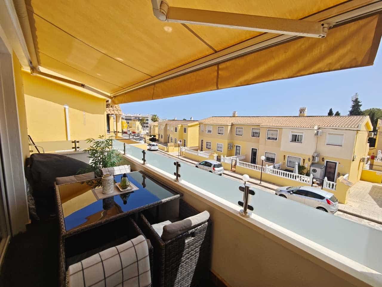 2 soveværelse Penthouse til salg i Villamartin med swimmingpool - € 144.990 (Ref: 10008725)