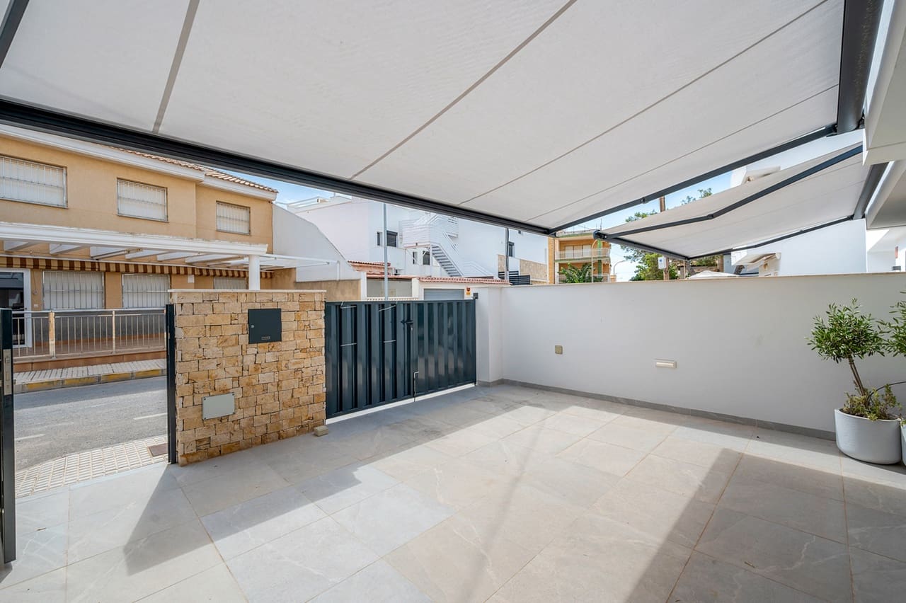 3 quarto Moradia para venda em Torre de la Horadada com piscina - 545 000 € (Ref: 10008727)
