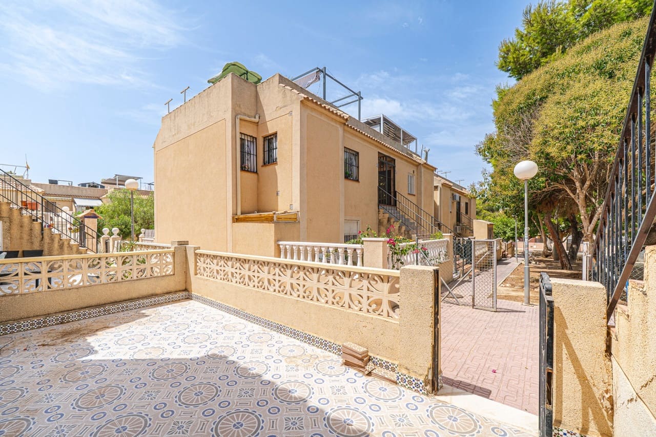 Apartamento de 2 habitaciones en Torrevieja en venta con piscina garaje - 129.000 € (Ref: 10008739)