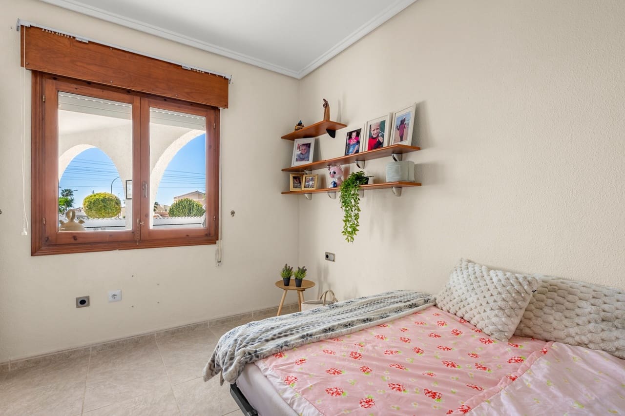 5 chambre Villa/Maison à vendre à Ciudad Quesada avec piscine garage - 480 000 € (Ref: 10012930)