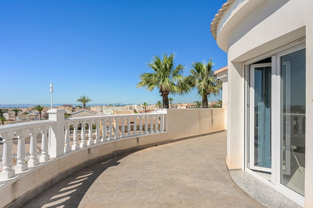 5 chambre Villa/Maison à vendre à Ciudad Quesada avec piscine garage - 480 000 € (Ref: 10012930)