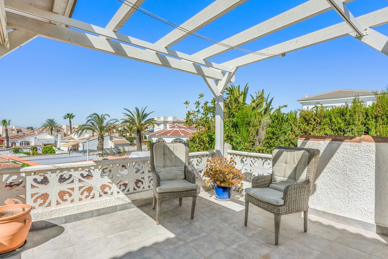 5 chambre Villa/Maison à vendre à Ciudad Quesada avec piscine garage - 480 000 € (Ref: 10012930)