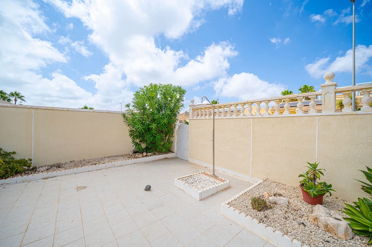3 chambre Villa/Maison à vendre à Ciudad Quesada avec piscine garage - 399 000 € (Ref: 10012931)